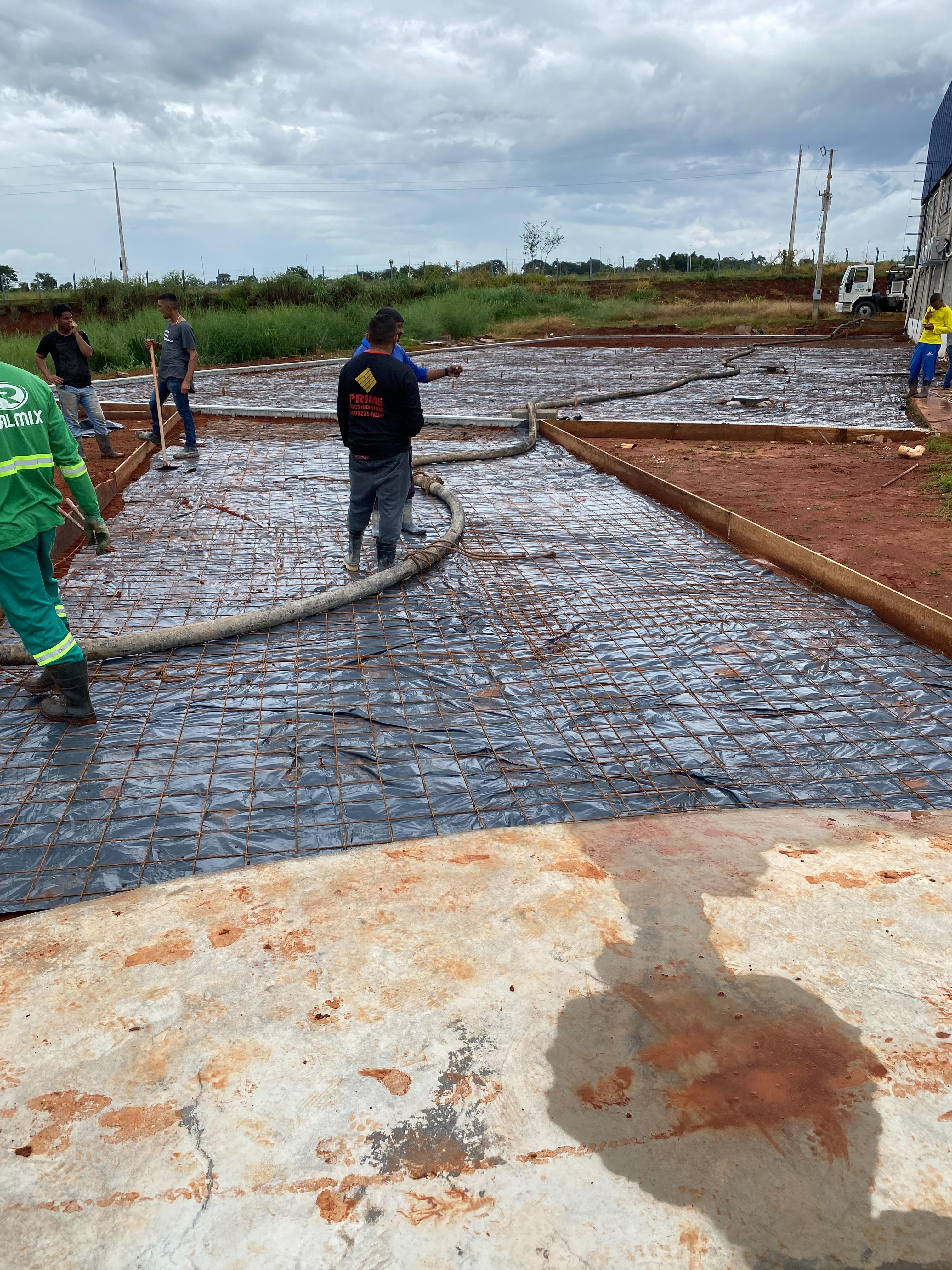 Construção piso de concreto industrial Goiânia - foto 9